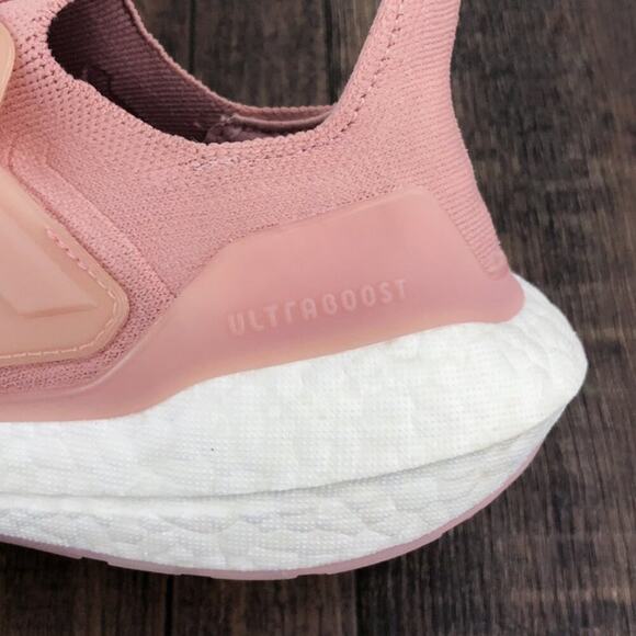 Adidas Ultraboost 22 Running Shoe Sneaker Primeknit Upper Supportive Size 7 Pink - Picture 12 of 16